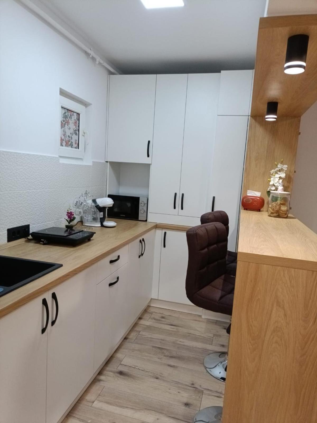 Central Train Station Apartment Braşov Exteriör bild